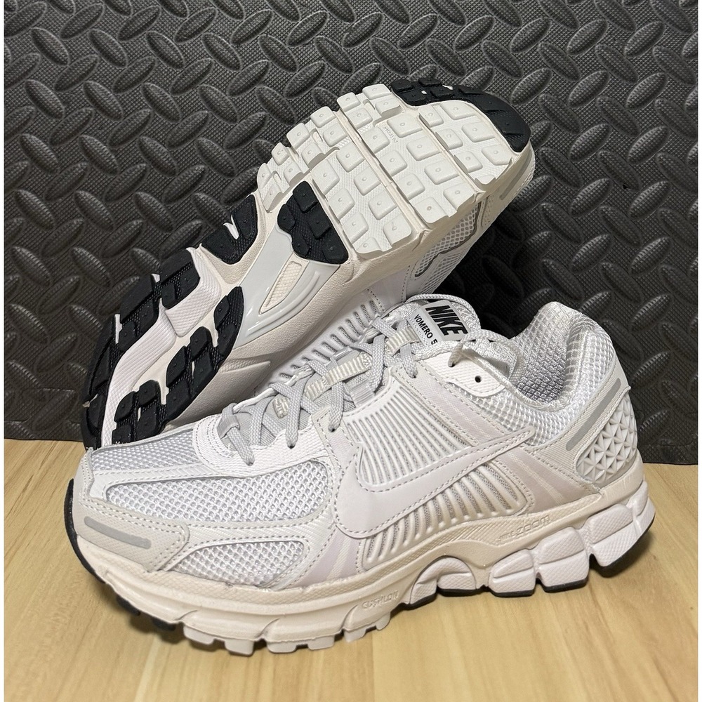Nike Air Zoom Vomero 5 White Vast Grey Runners FQ7079-100 Womens Size 9.5